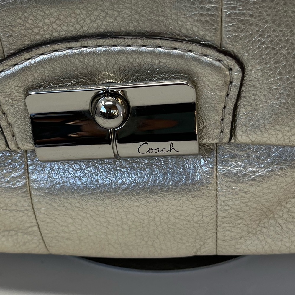 Coach Kristin 2010 Leather Metallic Silver Shoulder Bag with dust bag - Picture 4 of 8